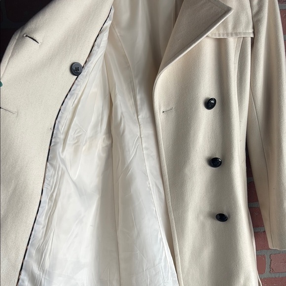 Express Elegant Cream Double-Breasted Women's pleated Wool Coat - Picture 5 of 6